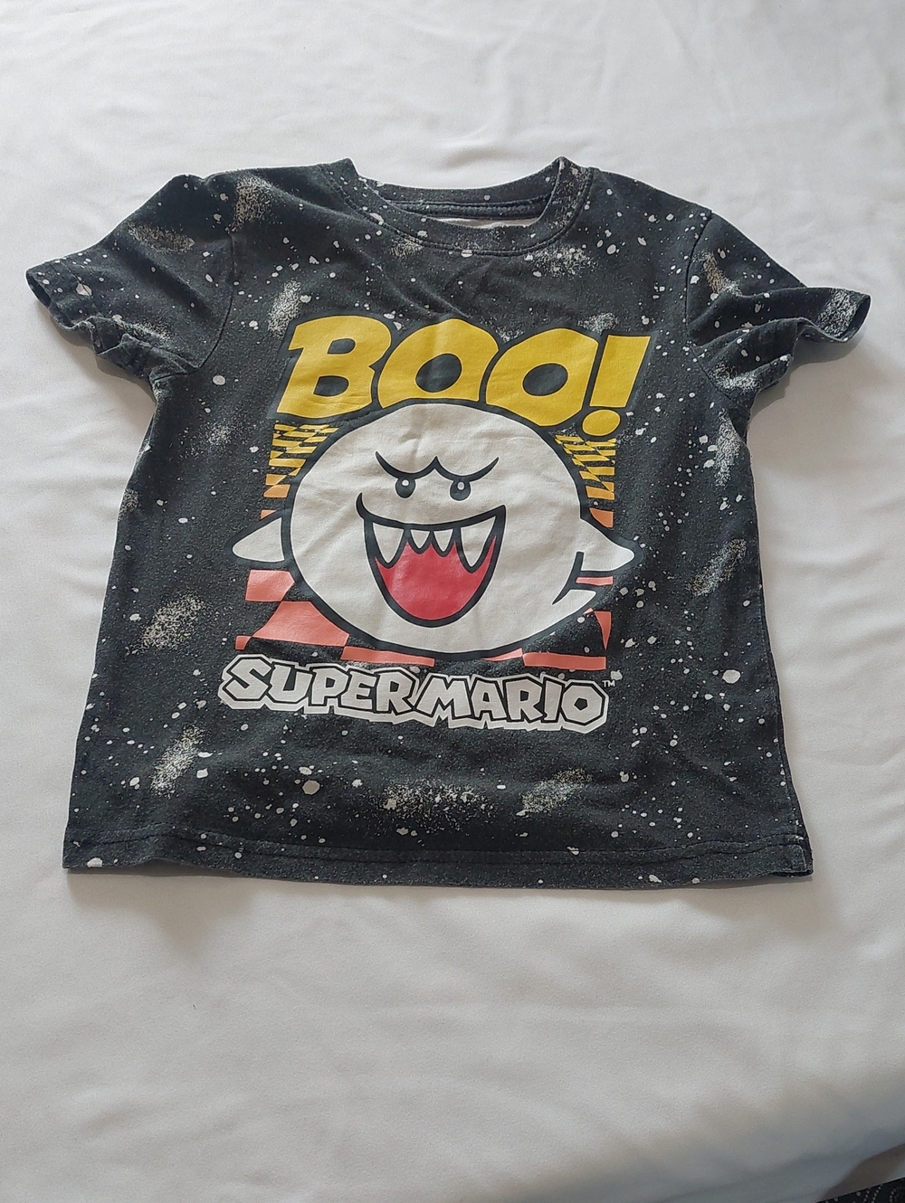 Nintendo Black 'Boo!' Super Mario Graphic Tee with Yellow & Red Accents.Size XS